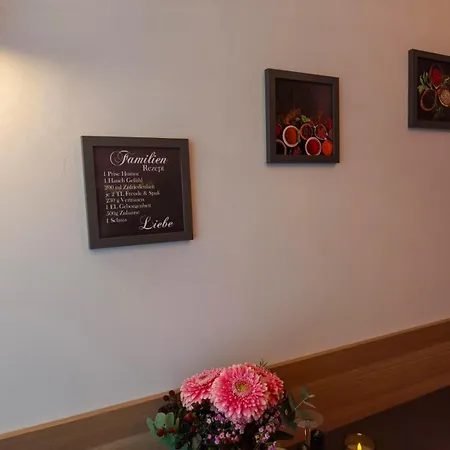 Falk Homes- Luxus Apartments, Ideal Fuer Geschaeftsreisende & Familien - Nahe Messe, Im Zentrum Nuernbergs Mit Balkon, Arbeitsplatz & Parkplatz, Self Check-in Apartment Nuremberg