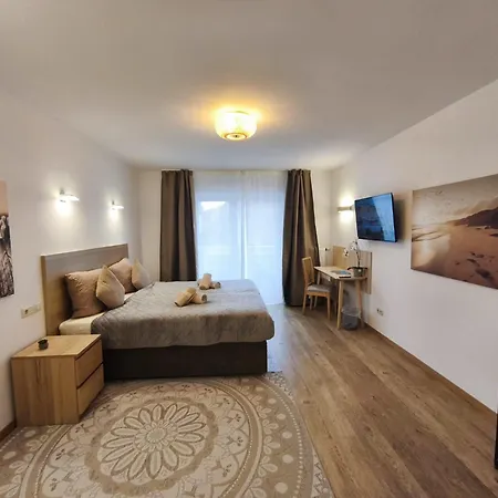 Apartment Falk Homes- Luxus Apartments, Ideal Fuer Geschaeftsreisende & Familien - Nahe Messe, Im Zentrum Nuernbergs Mit Balkon, Arbeitsplatz & Parkplatz, Self Check-in