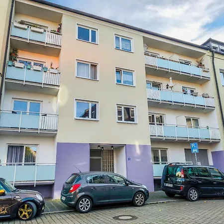 Falk Homes- Luxus Apartments, Ideal Fuer Geschaeftsreisende & Familien - Nahe Messe, Im Zentrum Nuernbergs Mit Balkon, Arbeitsplatz & Parkplatz, Self Check-in *