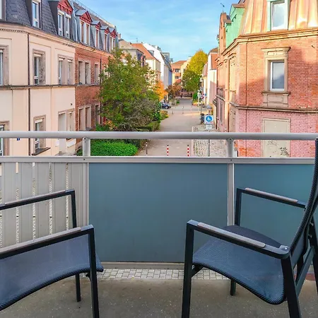 Apartment Falk Homes- Luxus Apartments, Ideal Fuer Geschaeftsreisende & Familien - Nahe Messe, Im Zentrum Nuernbergs Mit Balkon, Arbeitsplatz & Parkplatz, Self Check-in *