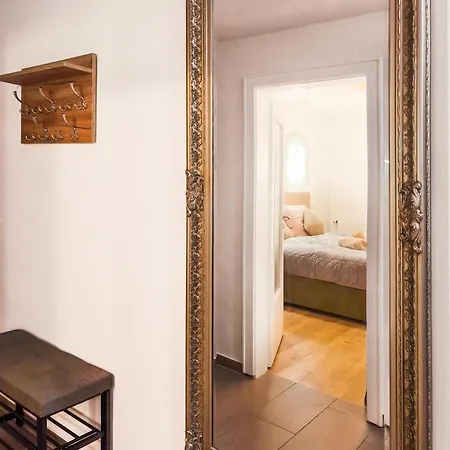 Apartment Falk Homes- Luxus Apartments, Ideal Fuer Geschaeftsreisende & Familien - Nahe Messe, Im Zentrum Nuernbergs Mit Balkon, Arbeitsplatz & Parkplatz, Self Check-in *