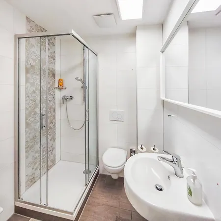 Apartment Falk Homes- Luxus Apartments, Ideal Fuer Geschaeftsreisende & Familien - Nahe Messe, Im Zentrum Nuernbergs Mit Balkon, Arbeitsplatz & Parkplatz, Self Check-in *
