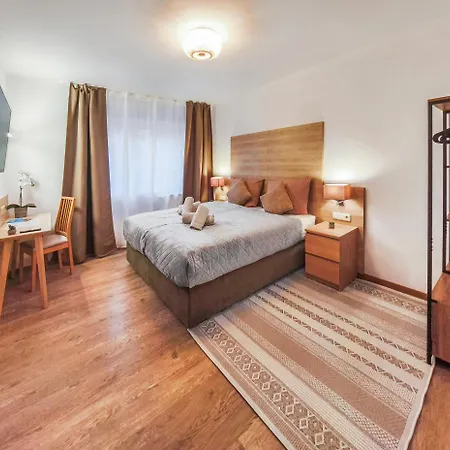 Zentrale Luxus Nuernberg, Balkon, Parkplatz, Self-check-in Appartement Neurenberg