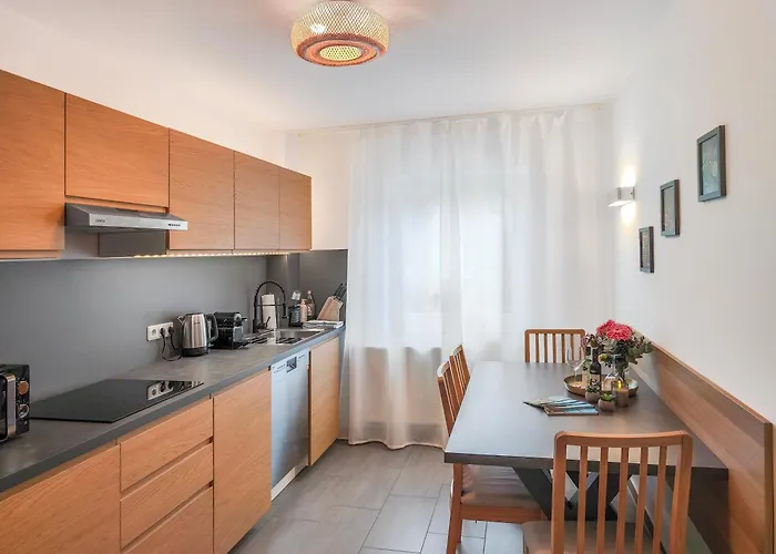 Luxus Im Zentrum Nuernbergs, Nahe Messe, Mit Balkon & Parkplatz, Naehe Playmobilfunpark, Self-check-in 아파트 뉘른베르크