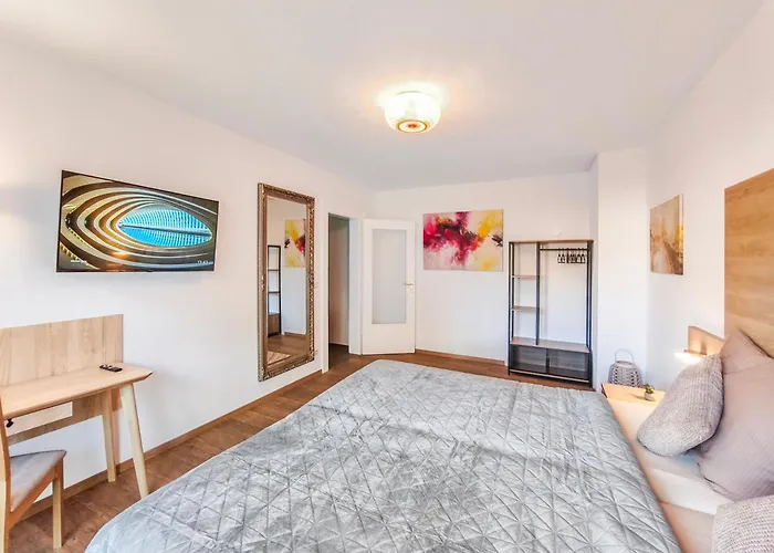 Luxus Im Zentrum Nuernbergs, Nahe Messe, Mit Balkon & Parkplatz, Naehe Playmobilfunpark, Self-check-in