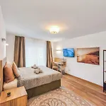 Luxus Im Zentrum Nuernbergs, Nahe Messe, Mit Balkon & Parkplatz, Naehe Playmobilfunpark, Self-check-in Apartment *
