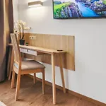 Apartment Luxus Im Zentrum Nuernbergs, Nahe Messe, Mit Balkon & Parkplatz, Naehe Playmobilfunpark, Self-check-in *