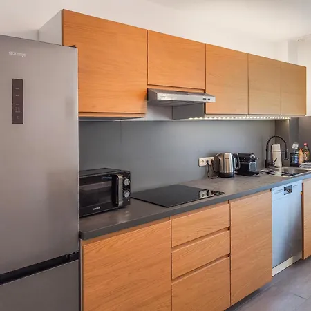 Zentrale Luxus Nuernberg, Naehe Messe, Balkon, Parkplatz, Self-check-in Apartament