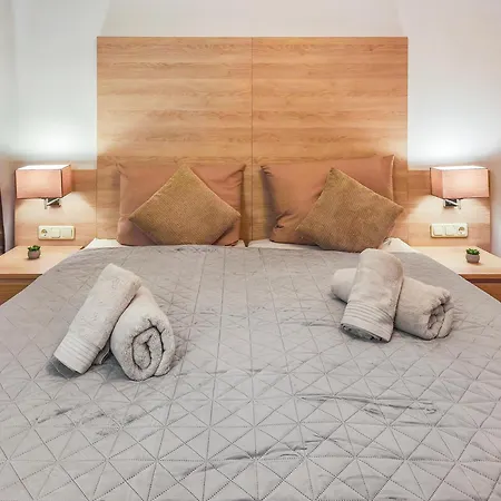 Апартаменты Zentrale Luxus Nuernberg, Naehe Messe, Balkon, Parkplatz, Self-check-in *