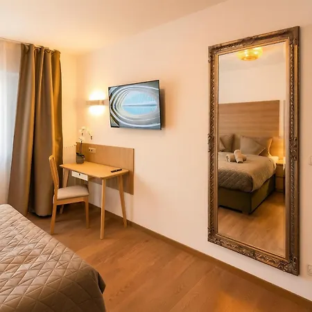 Luxus Im Zentrum Nuernbergs, Nahe Messe, Mit Balkon & Parkplatz, Naehe Playmobilfunpark, Self-check-in Apartamento *